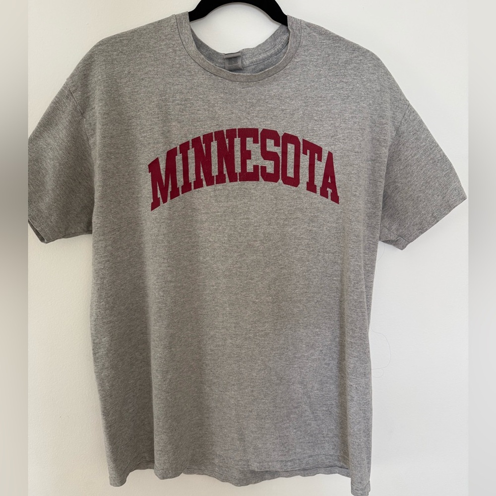 Minnesota Graphic T Shirt Gray Red Logo Unisex Large College Style Tee